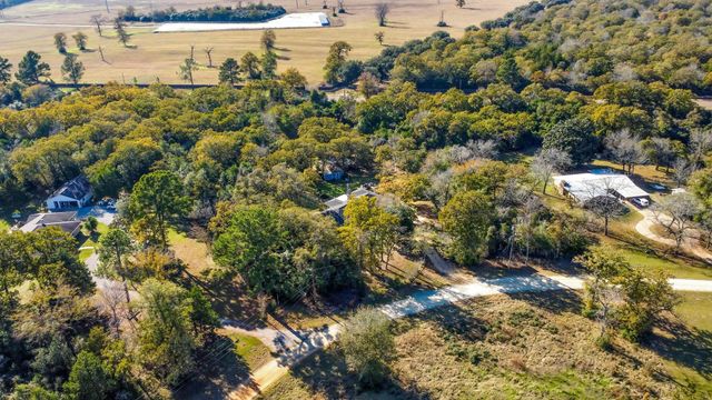 6 W Trail Lane, Normangee, TX 77871
