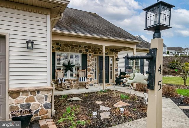 45 THEA CT, Womelsdorf, PA 19567