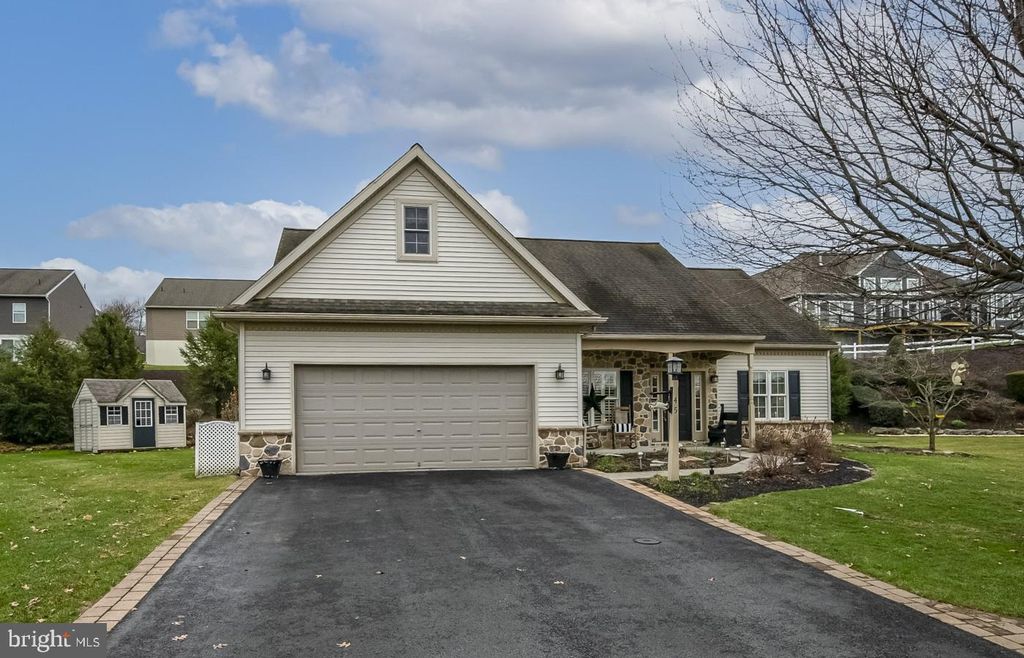 45 THEA CT, Womelsdorf, PA 19567