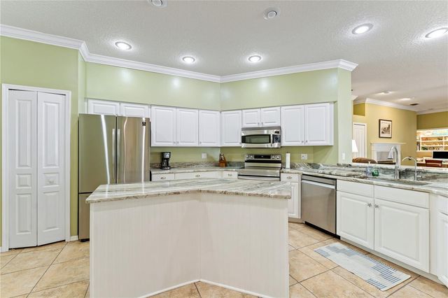 8715 HIDDEN GREEN LANE, Tampa, FL 33647