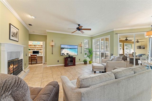 8715 HIDDEN GREEN LANE, Tampa, FL 33647