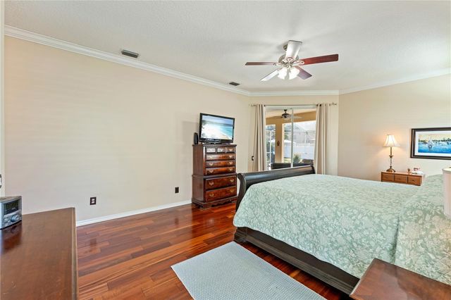 8715 HIDDEN GREEN LANE, Tampa, FL 33647