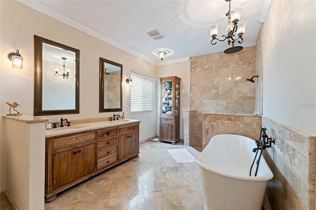 8715 HIDDEN GREEN LANE, Tampa, FL 33647