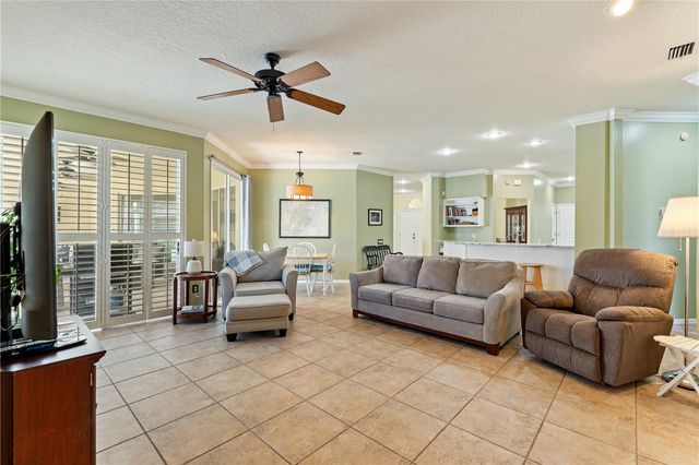 8715 HIDDEN GREEN LANE, Tampa, FL 33647