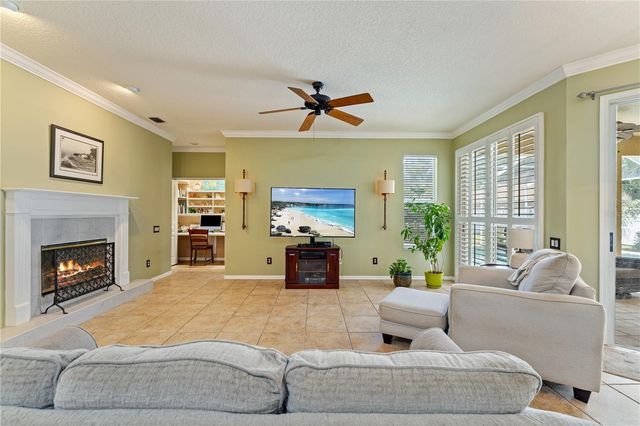 8715 HIDDEN GREEN LANE, Tampa, FL 33647