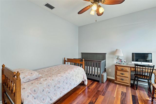 8715 HIDDEN GREEN LANE, Tampa, FL 33647