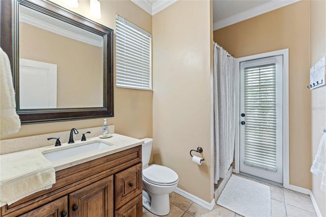 8715 HIDDEN GREEN LANE, Tampa, FL 33647