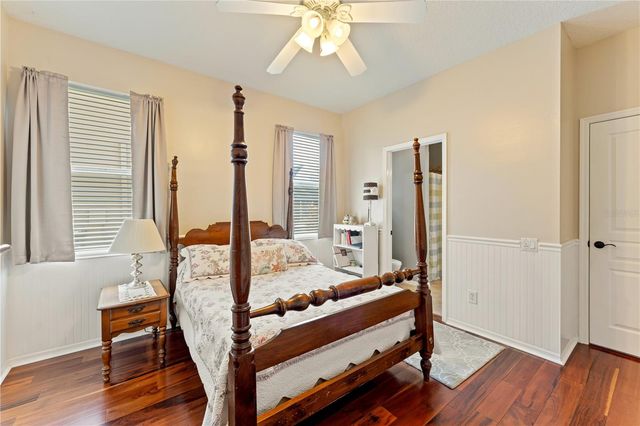 8715 HIDDEN GREEN LANE, Tampa, FL 33647