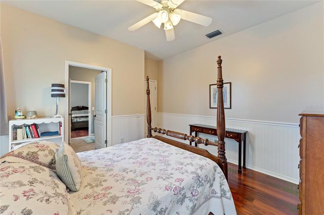 8715 HIDDEN GREEN LANE, Tampa, FL 33647