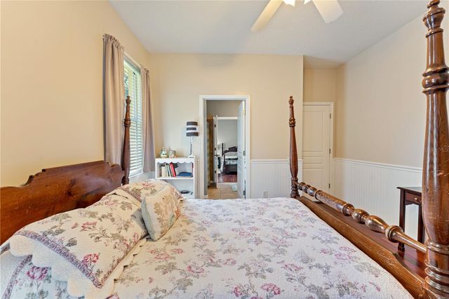 8715 HIDDEN GREEN LANE, Tampa, FL 33647