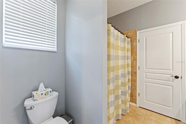 8715 HIDDEN GREEN LANE, Tampa, FL 33647