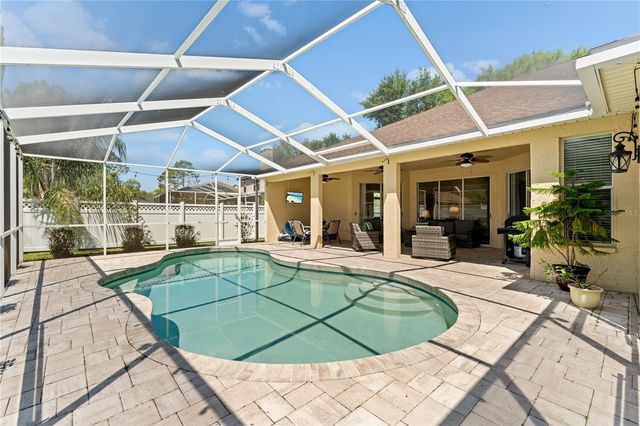 8715 HIDDEN GREEN LANE, Tampa, FL 33647