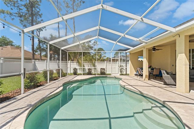 8715 HIDDEN GREEN LANE, Tampa, FL 33647