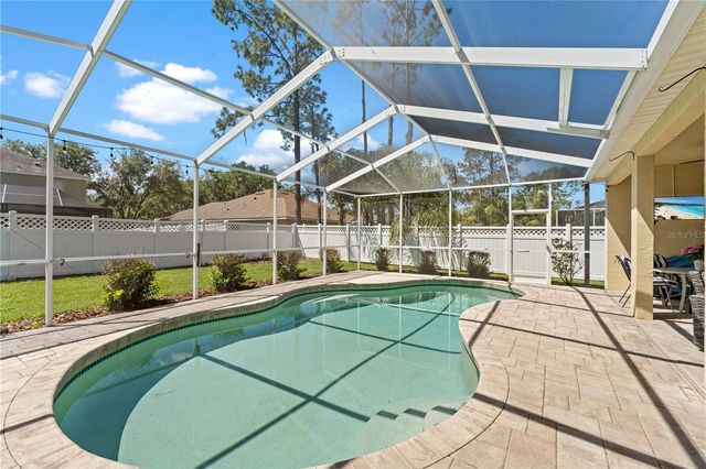 8715 HIDDEN GREEN LANE, Tampa, FL 33647