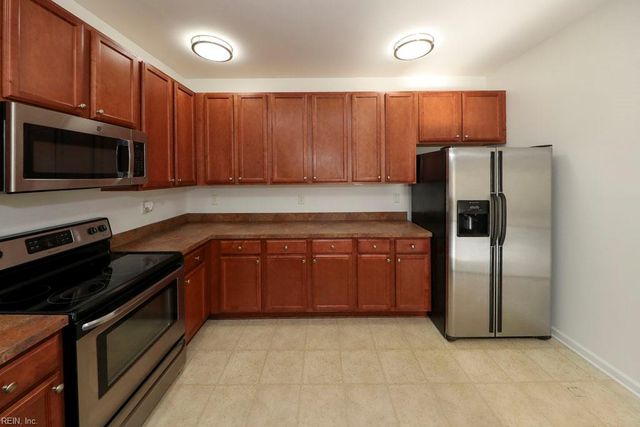 1428 Leckford DR, Chesapeake, VA 23320