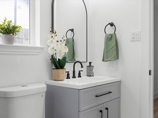 5217 Nell Street, Fort Worth, TX 76119