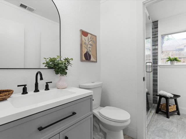 5217 Nell Street, Fort Worth, TX 76119