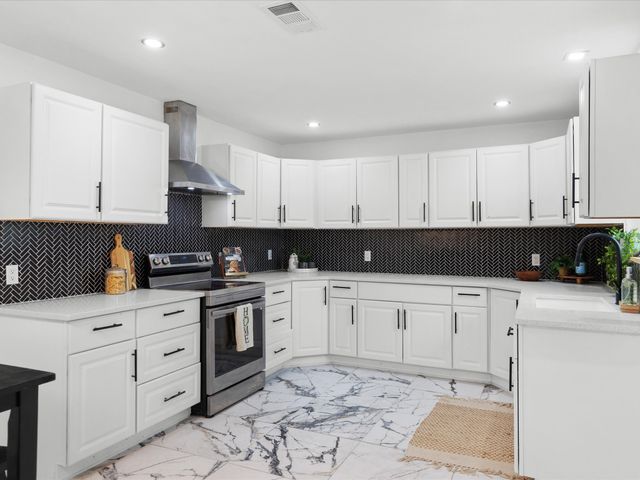 5217 Nell Street, Fort Worth, TX 76119