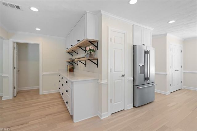 1124 Saint Brides RD W, Chesapeake, VA 23322