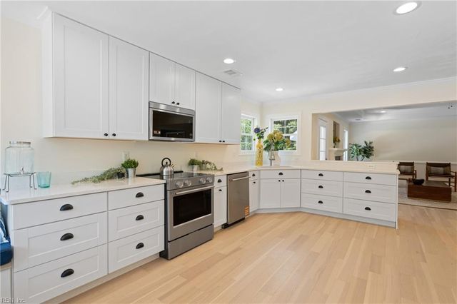 1124 Saint Brides RD W, Chesapeake, VA 23322