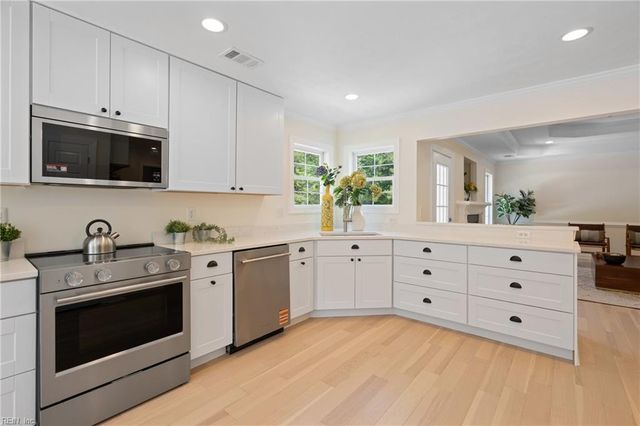 1124 Saint Brides RD W, Chesapeake, VA 23322