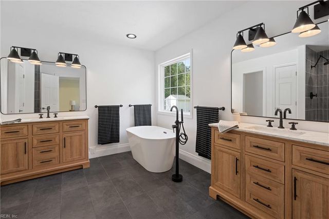 1124 Saint Brides RD W, Chesapeake, VA 23322