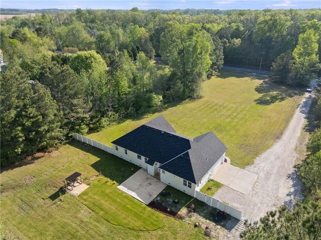 1124 Saint Brides RD W, Chesapeake, VA 23322