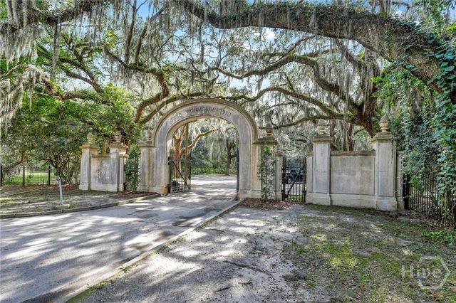 7506 Central Avenue, Savannah, GA 31406