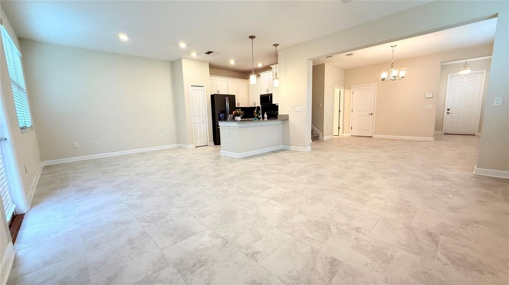 Image 11 of property listing at 11540 WHISTLING PINE WAY, Orlando, FL 32832