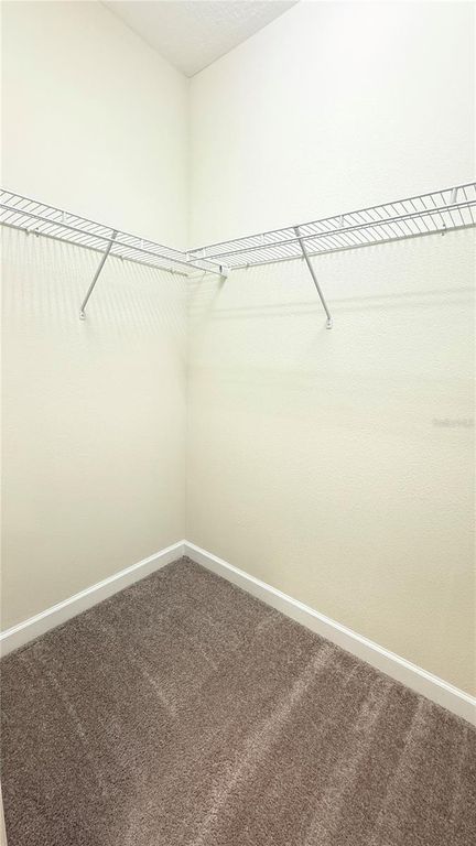 Image 17 of property listing at 11540 WHISTLING PINE WAY, Orlando, FL 32832