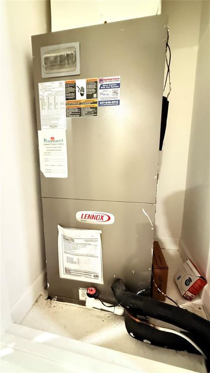 Image 33 of property listing at 11540 WHISTLING PINE WAY, Orlando, FL 32832