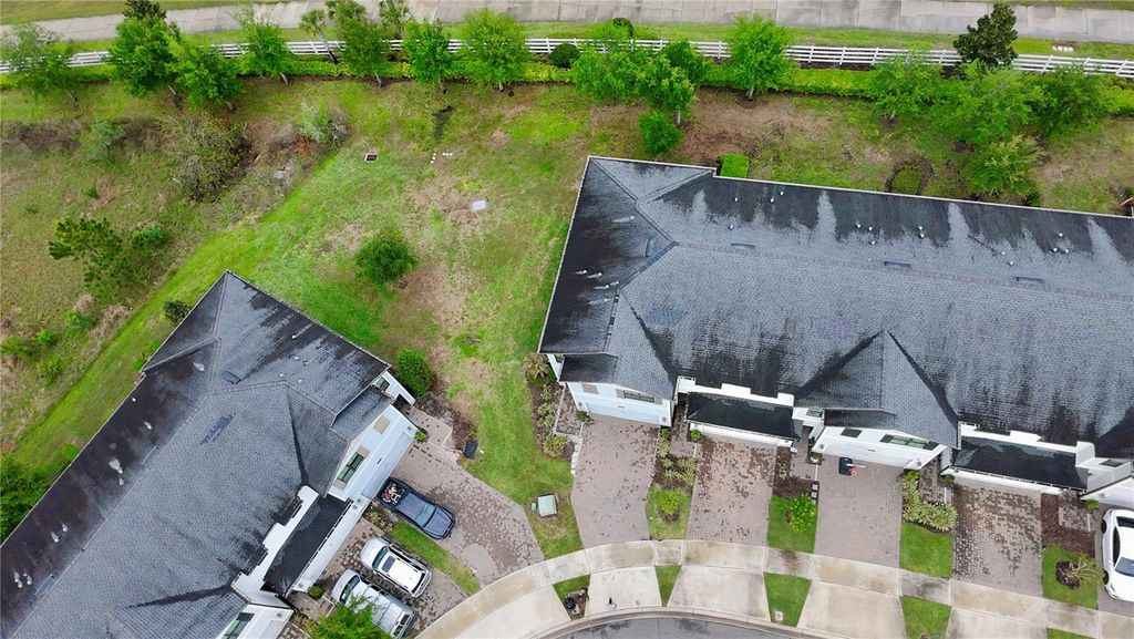 Image 37 of property listing at 11540 WHISTLING PINE WAY, Orlando, FL 32832