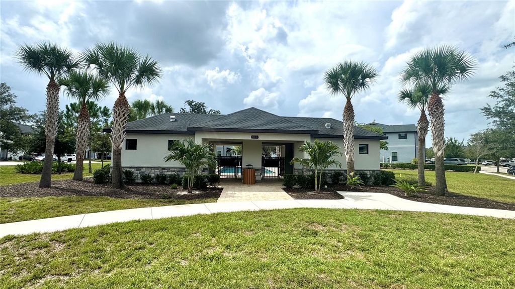 Image 45 of property listing at 11540 WHISTLING PINE WAY, Orlando, FL 32832