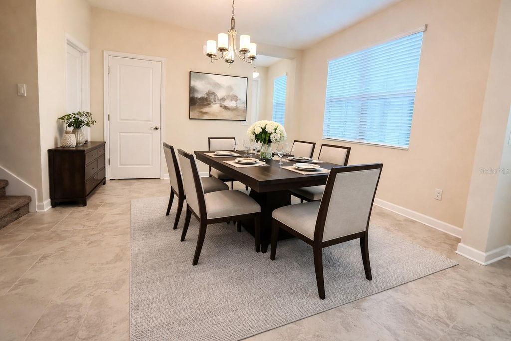 Image 9 of property listing at 11540 WHISTLING PINE WAY, Orlando, FL 32832