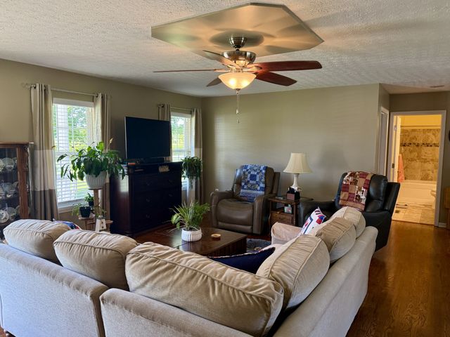 767 Chaney Rd, Franklin, KY 42134