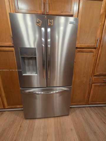 230 NW 7th Ave, Dania Beach, FL 33004