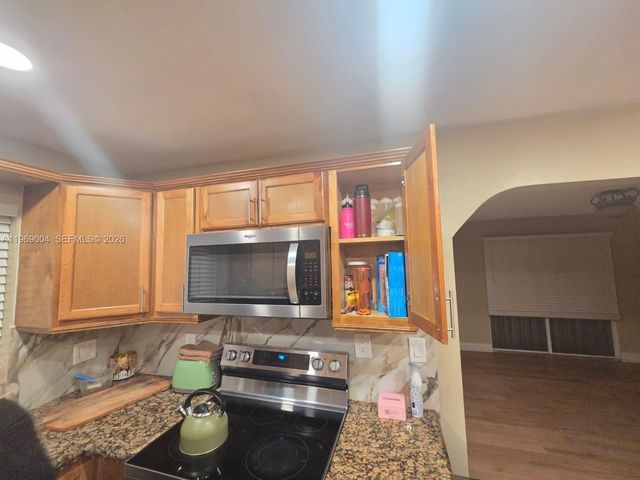 230 NW 7th Ave, Dania Beach, FL 33004