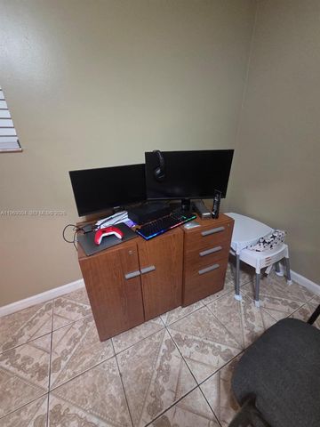 230 NW 7th Ave, Dania Beach, FL 33004