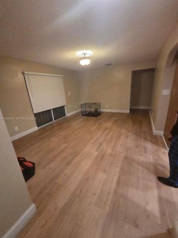 230 NW 7th Ave, Dania Beach, FL 33004