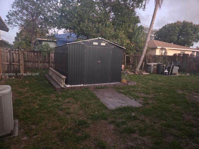 230 NW 7th Ave, Dania Beach, FL 33004