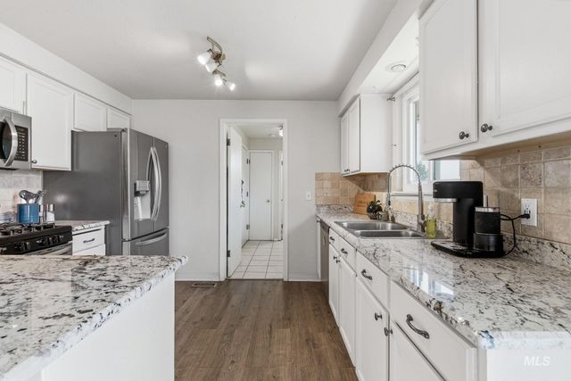 598 E Easy St, Kuna, ID 83634