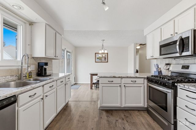 598 E Easy St, Kuna, ID 83634