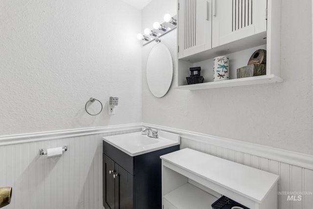 598 E Easy St, Kuna, ID 83634