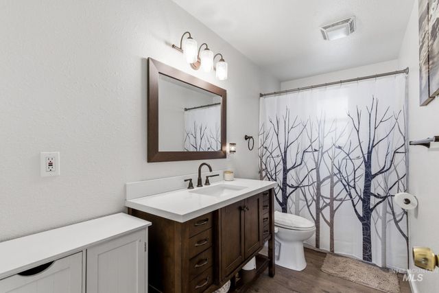 598 E Easy St, Kuna, ID 83634