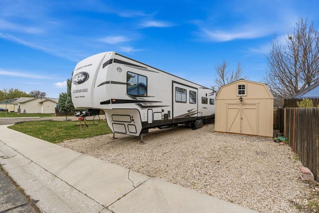 598 E Easy St, Kuna, ID 83634