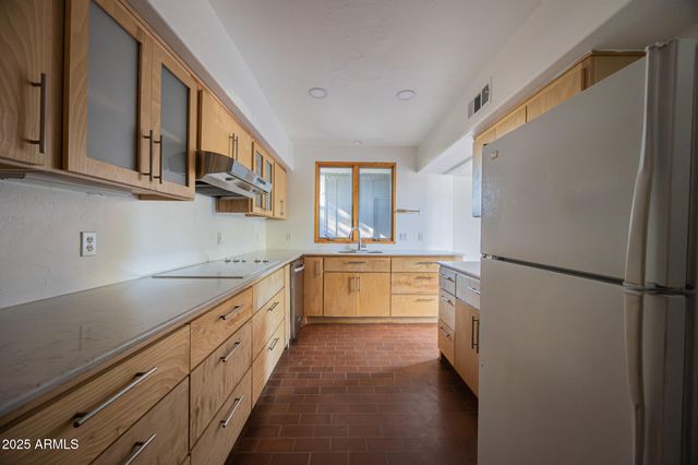 7110 N 7TH Avenue, Phoenix, AZ 85021