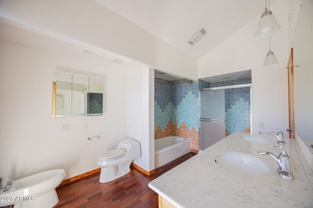 7110 N 7TH Avenue, Phoenix, AZ 85021