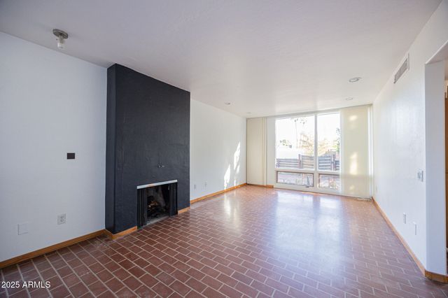 7110 N 7TH Avenue, Phoenix, AZ 85021