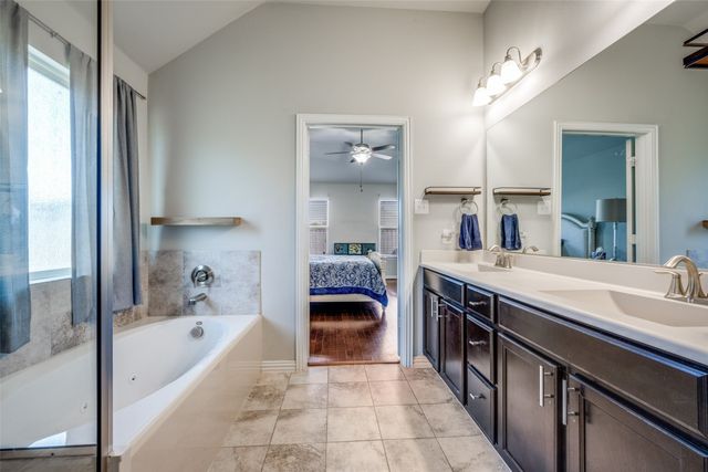 1913 Pavilion Lane, Denton, TX 76210