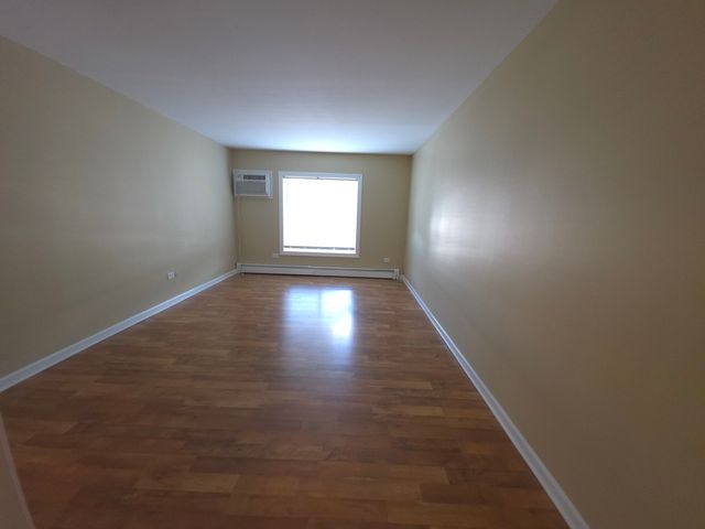1665 Coach Drive 201, Naperville, IL 60565